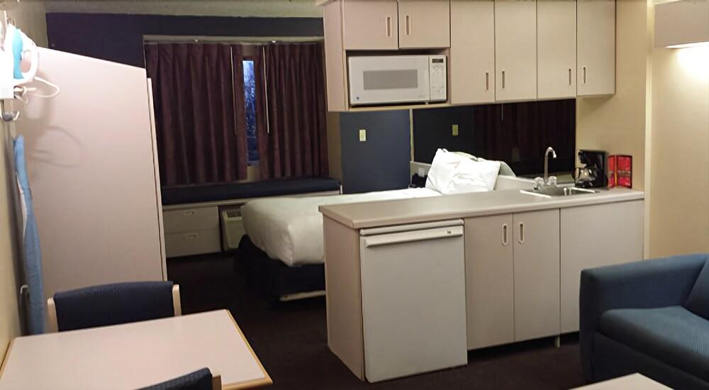 Red Roof Inn & Suites Euless - Dfw Airport Southwest Exteriör bild